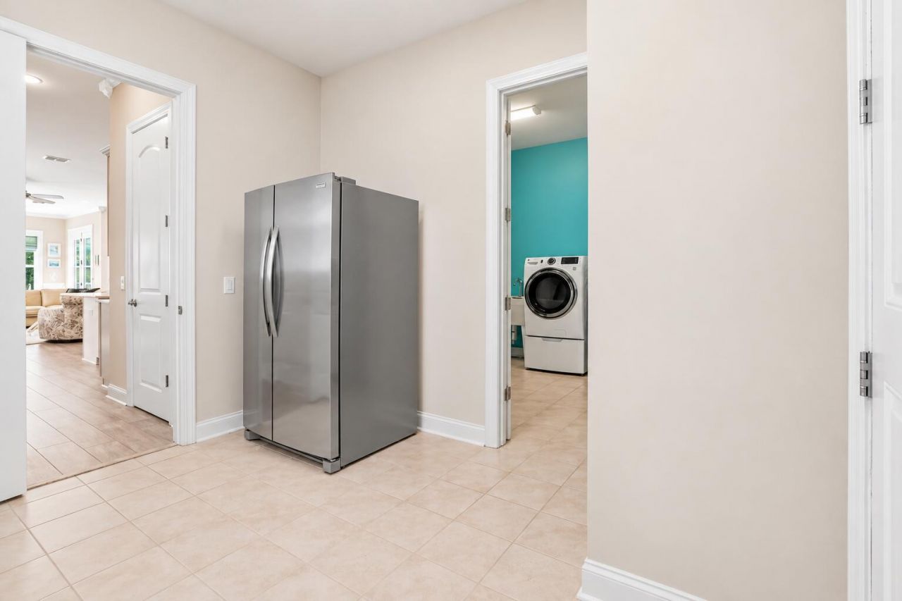 497 Four Seasons Boulevard Photo 32