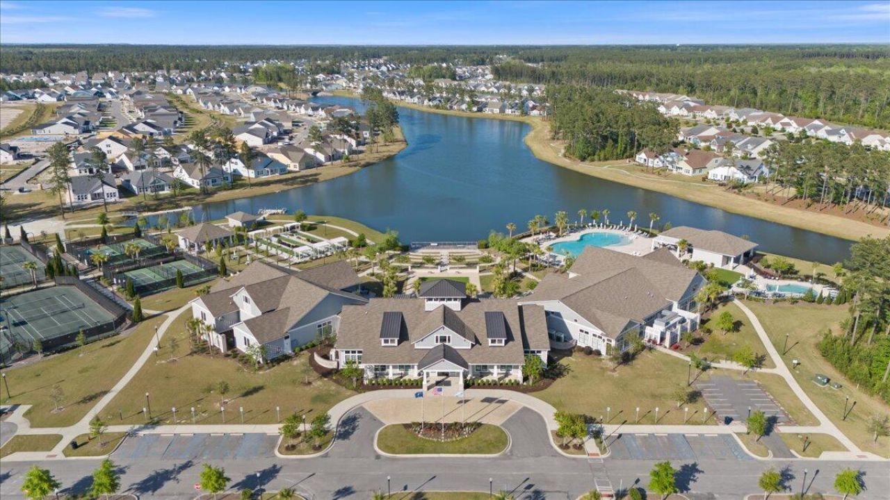 497 Four Seasons Boulevard Photo 42