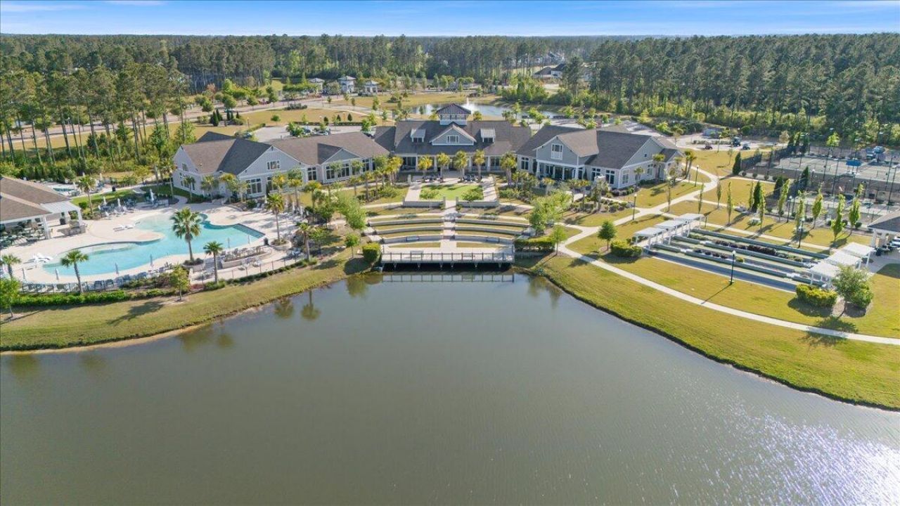 497 Four Seasons Boulevard Photo 45
