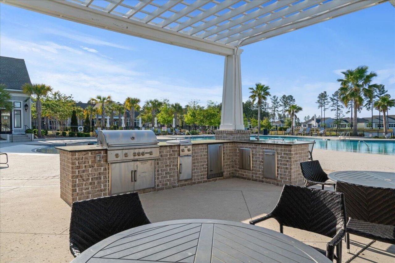 497 Four Seasons Boulevard Photo 53