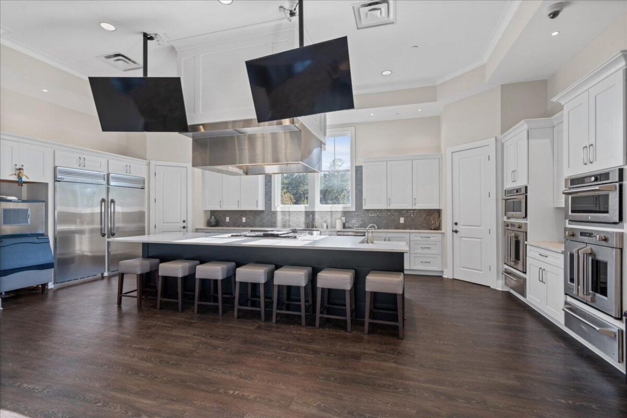 497 Four Seasons Boulevard Photo 67