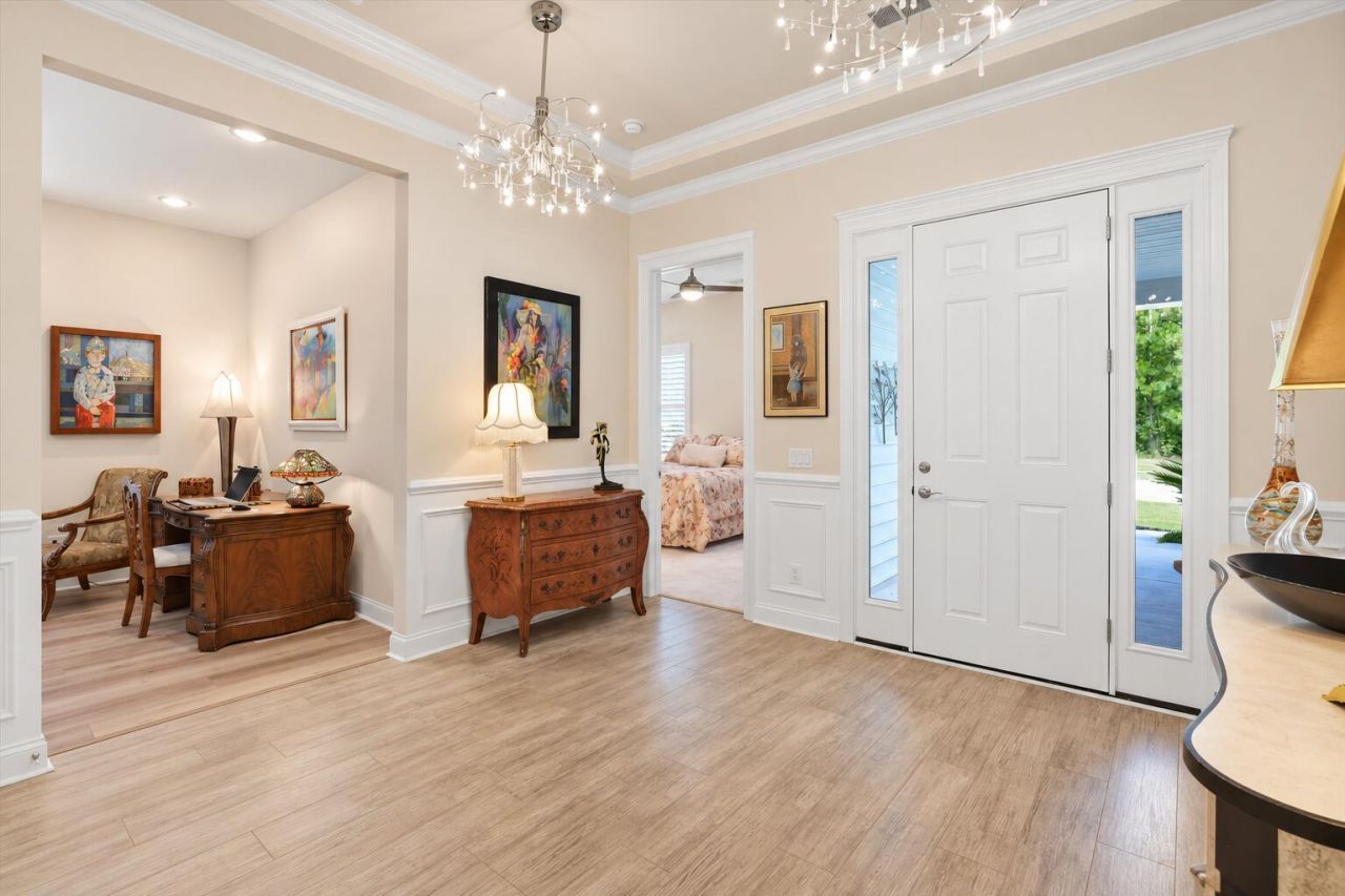 497 Four Seasons Boulevard Photo 7