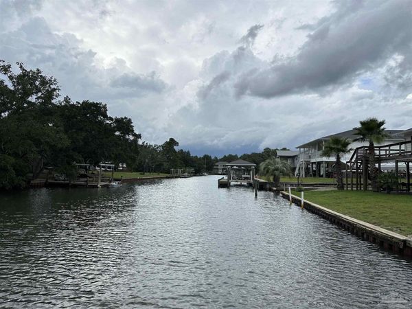 2633 Bayshore Pkwy, Milton, FL 32583