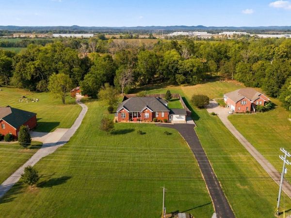 1847 Hartsville Pike, Gallatin, TN 37066