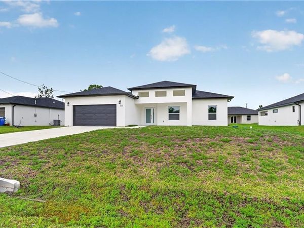 454 Mercedes CT, LEHIGH ACRES, FL 33972