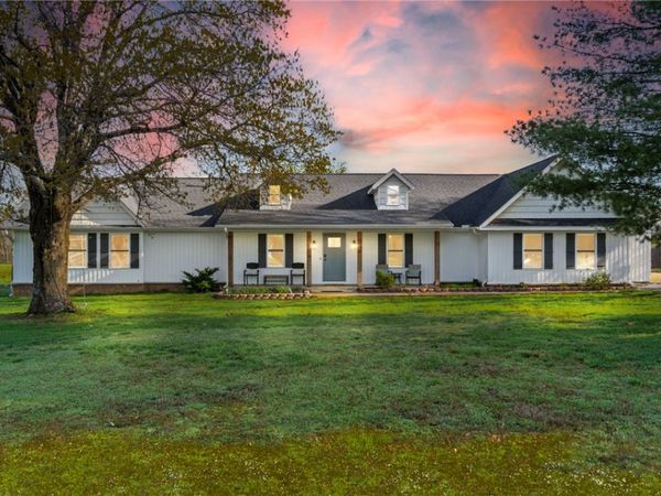 9248 E McNelly Road, Bentonville, AR 72712