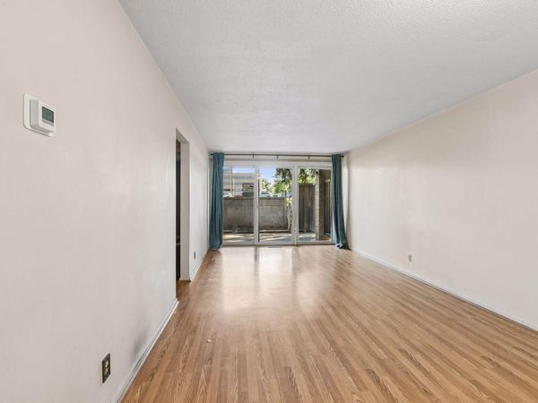 6423 Colony Way, Unit 1B, Edina, MN 55435