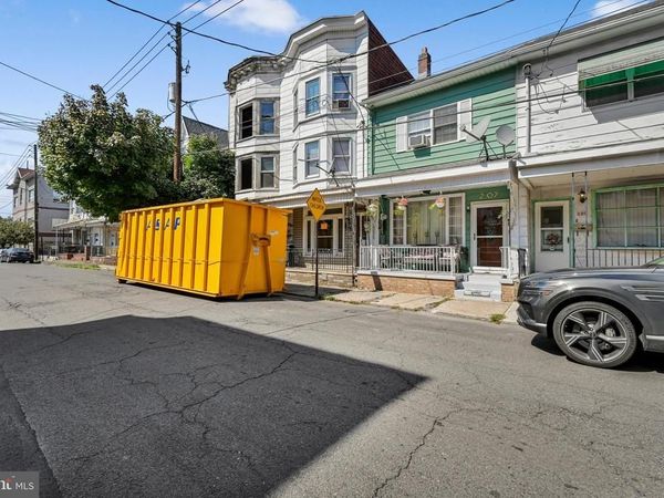 209 W CHERRY STREET , SHENANDOAH, PA 17976