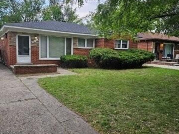 20260 Greenview, Detroit, MI 48219
