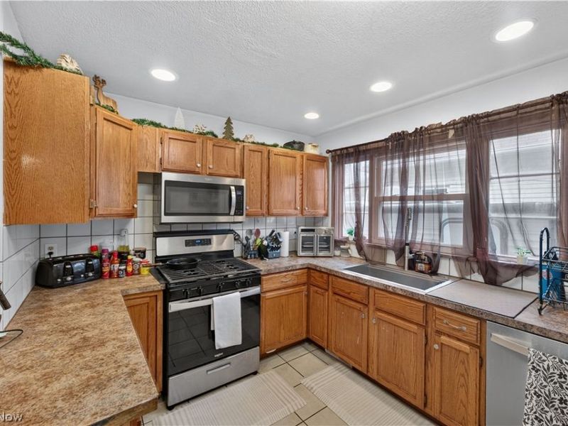728 Wall Street, Akron, OH 44310 Photo 13
