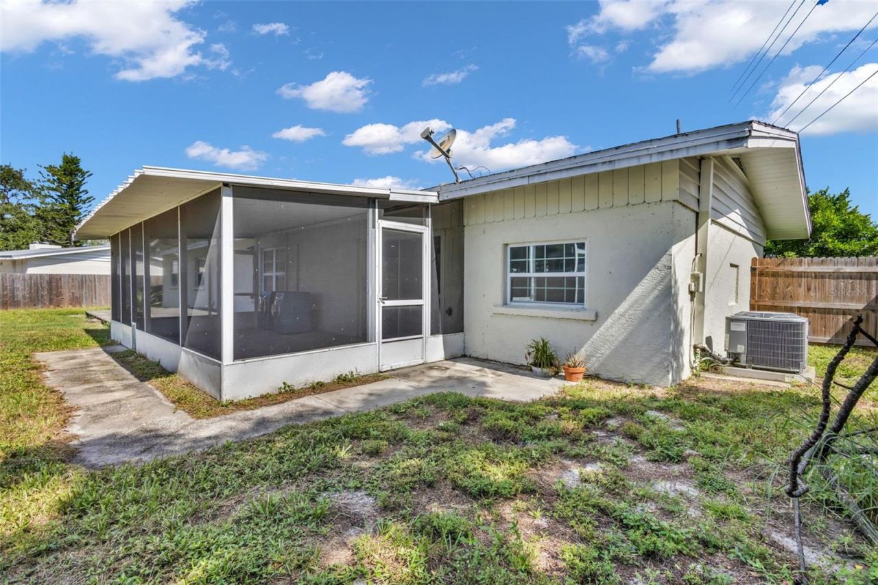 246 Magellan Drive, Sarasota, FL 34243 Photo