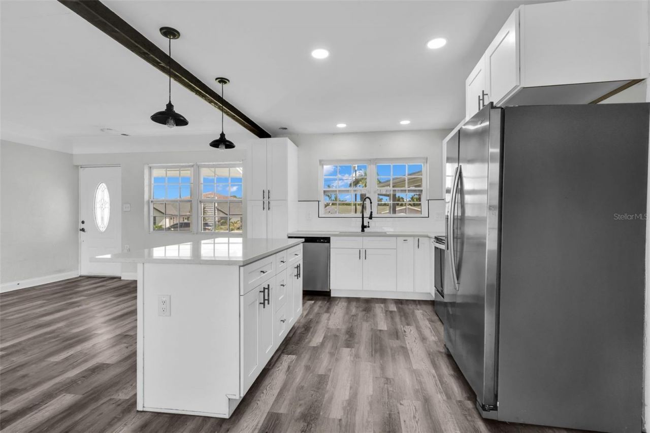 246 Magellan Drive, Sarasota, FL 34243 Photo