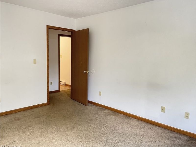 8 Sunrise Drive, Cambridge, OH 43725 Photo 11