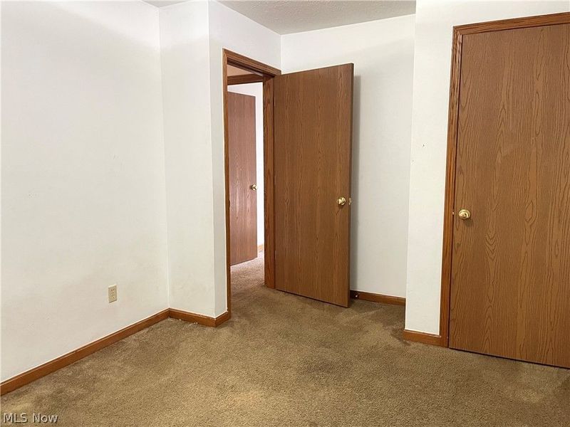 8 Sunrise Drive, Cambridge, OH 43725 Photo 12