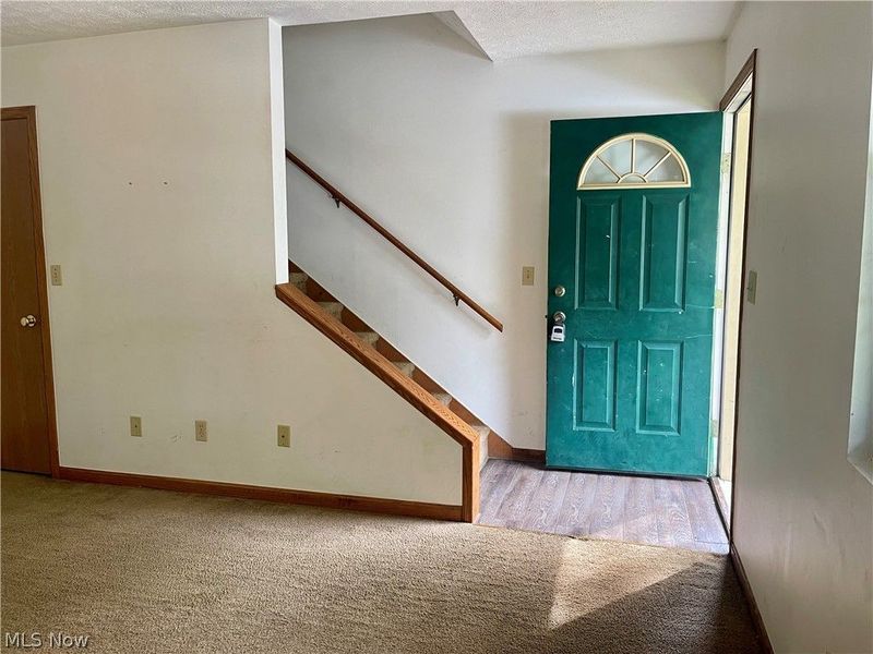 8 Sunrise Drive, Cambridge, OH 43725 Photo 2