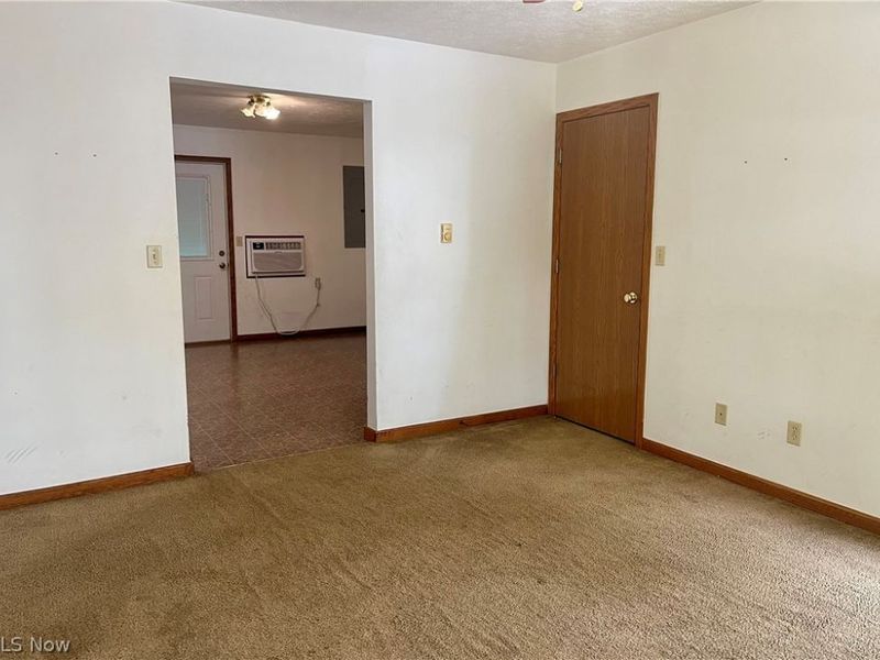 8 Sunrise Drive, Cambridge, OH 43725 Photo 4