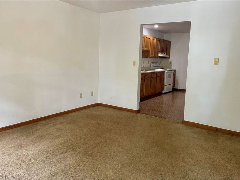 8 Sunrise Drive, Cambridge, OH 43725 Photo 5