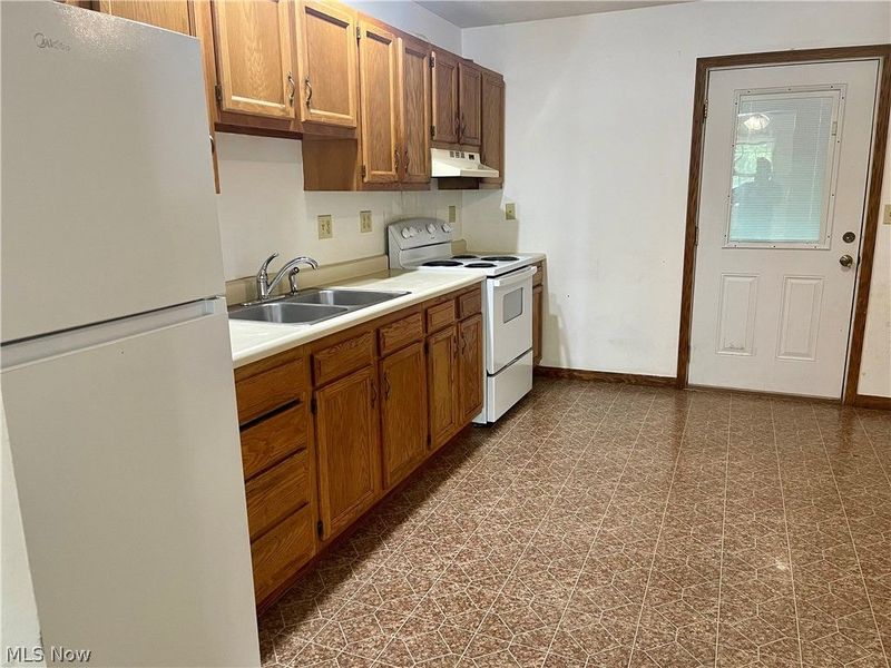 8 Sunrise Drive, Cambridge, OH 43725 Photo 6