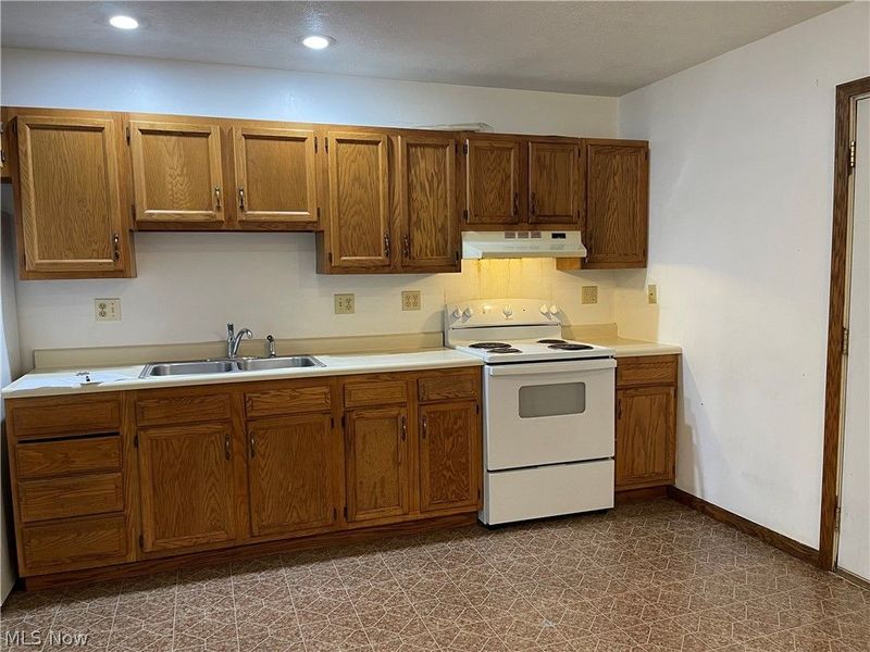 8 Sunrise Drive, Cambridge, OH 43725 Photo 7