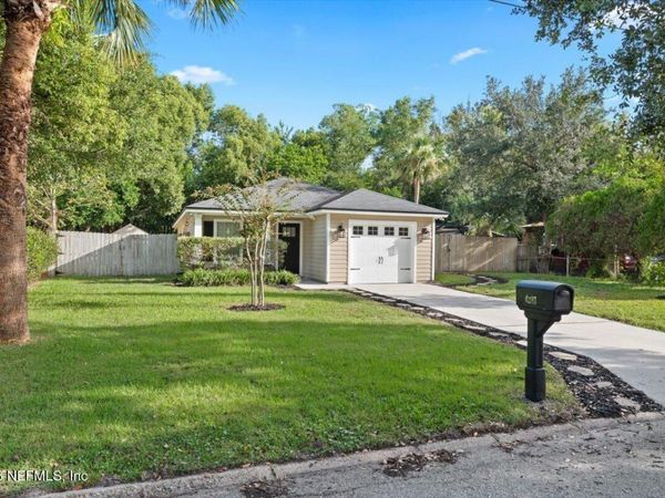6237 SYRINGA Lane, Jacksonville, FL 32211
