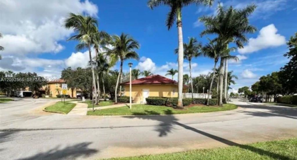 14015 N Forest Oak Cir, Davie, FL 33325 Photo