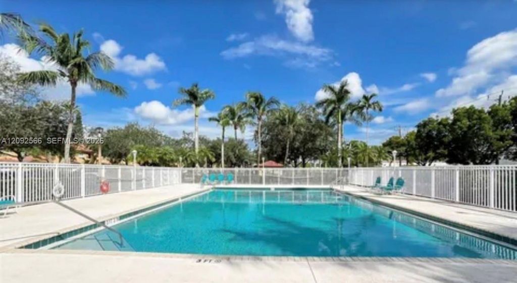 14015 N Forest Oak Cir, Davie, FL 33325 Photo