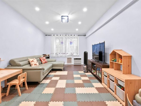 26-25 Union Street , Unit 1C, Flushing, NY 11354