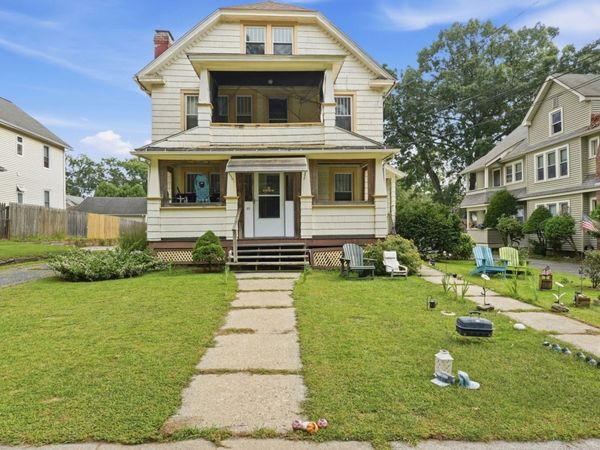 21 - 23 Olmsted Dr, Springfield, MA 01108