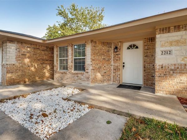 2212 Piedmont Street , Irving, TX 75061