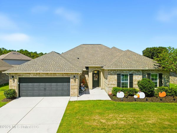 13253 Mary's Way, D'Iberville, MS 39540