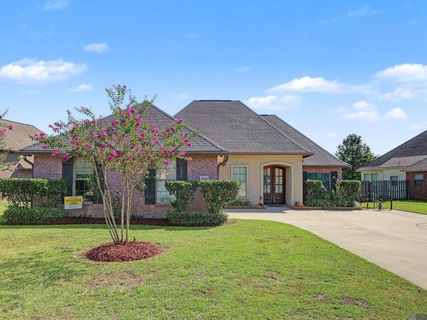8293 Quiet Creek Dr, Denham Springs, LA 70726