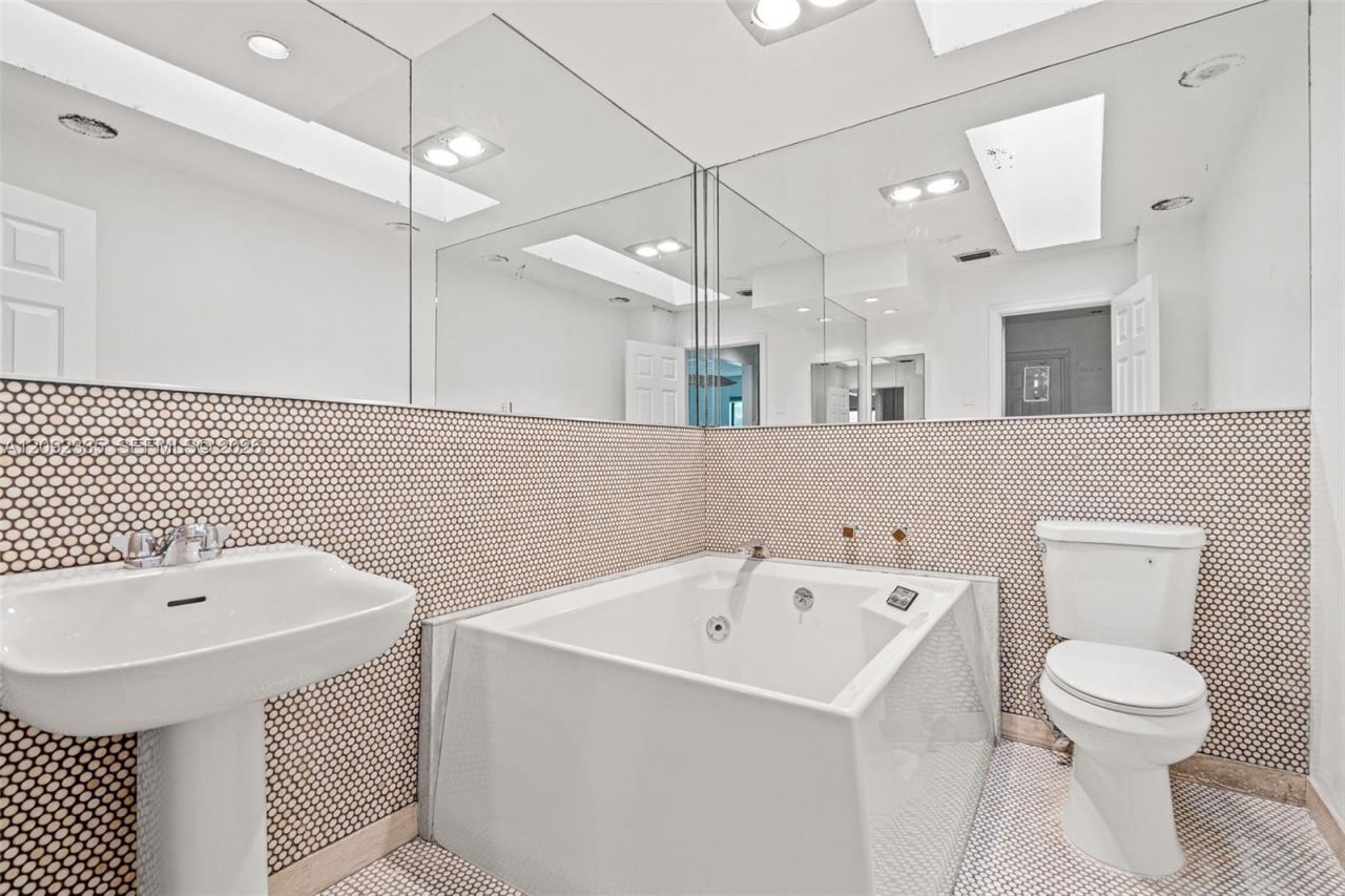 3225 NE 13th St , Unit 201, Pompano Beach, FL 33062 Photo