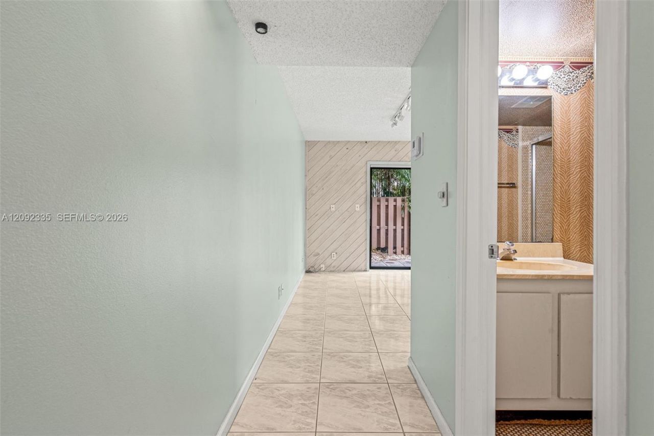 3225 NE 13th St , Unit 201, Pompano Beach, FL 33062 Photo