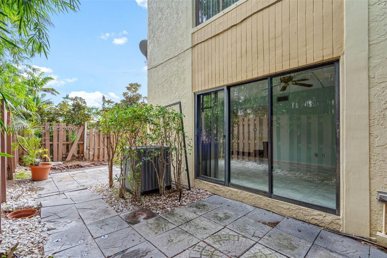 3225 NE 13th St , Unit 201, Pompano Beach, FL 33062 Photo