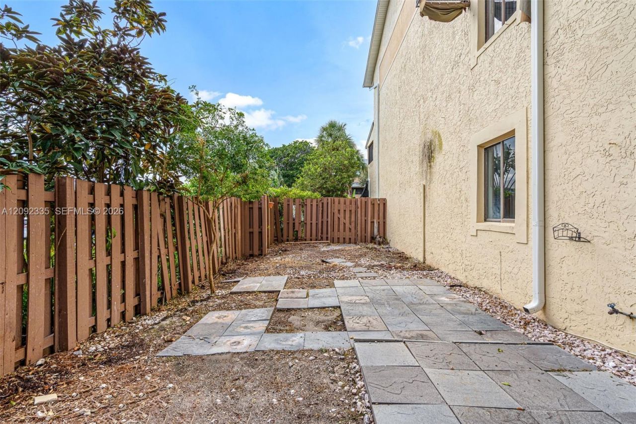 3225 NE 13th St , Unit 201, Pompano Beach, FL 33062 Photo