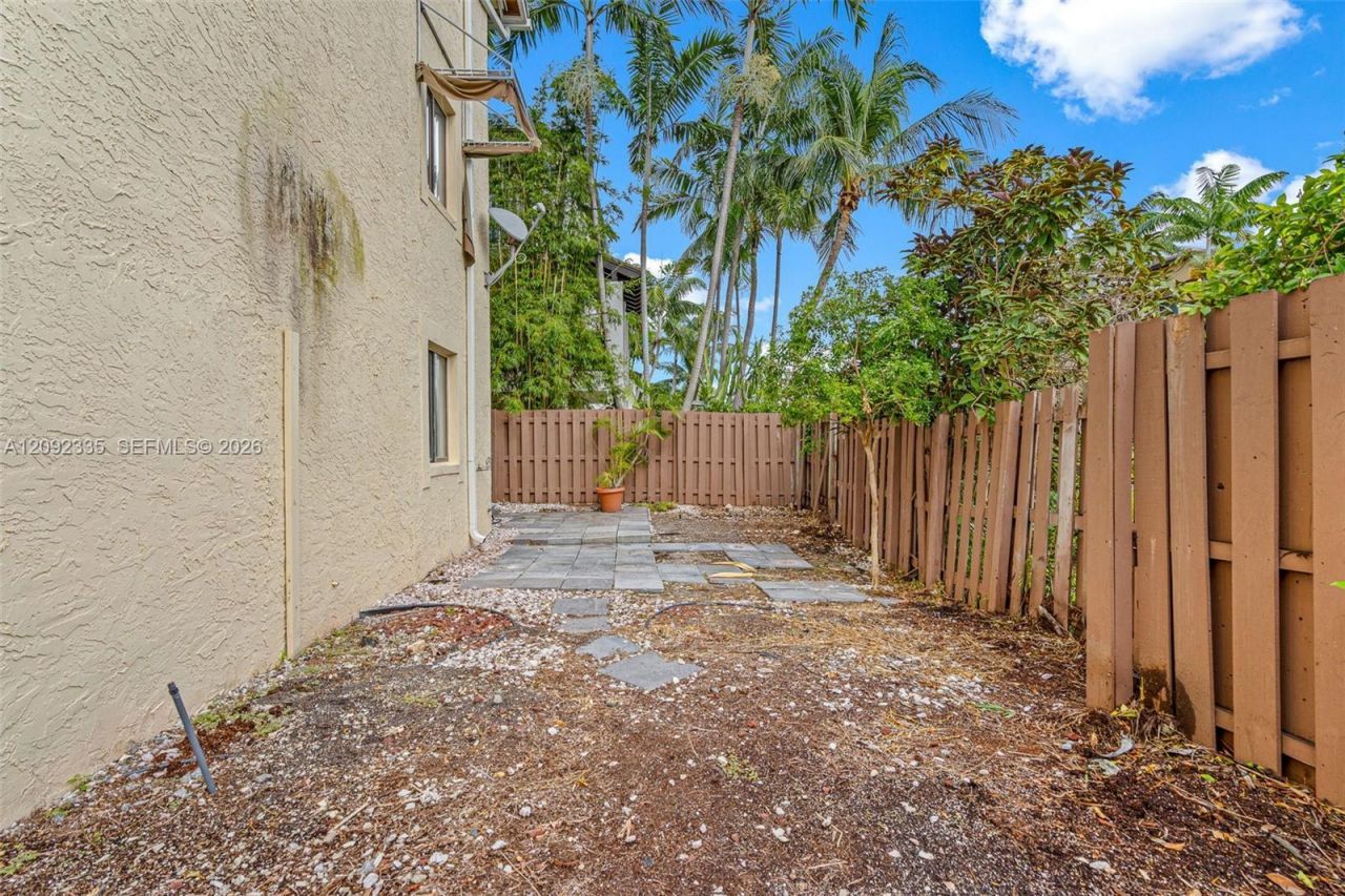 3225 NE 13th St , Unit 201, Pompano Beach, FL 33062 Photo