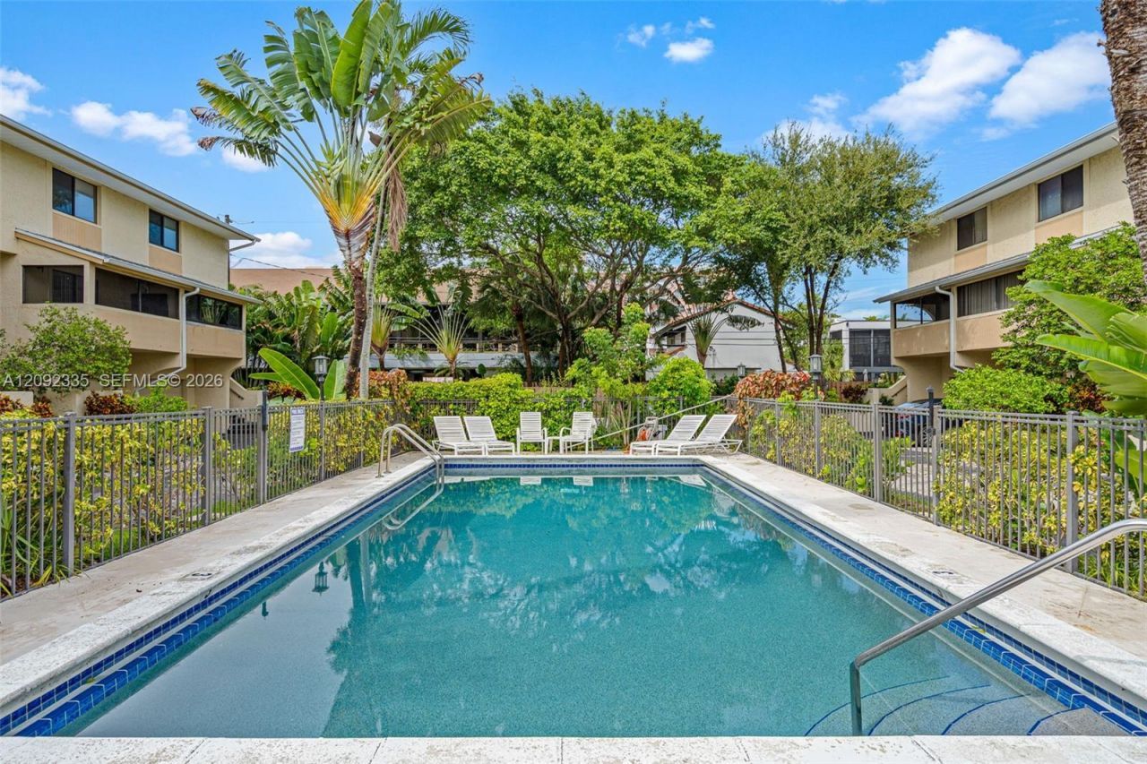 3225 NE 13th St , Unit 201, Pompano Beach, FL 33062 Photo
