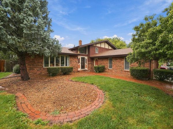 17958 State Line Avenue , Lansing, IL 60438