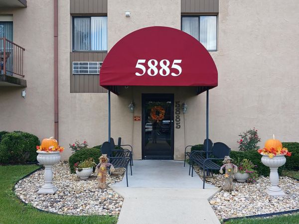 5885 Beechcroft Road , Unit 103, Columbus, OH 43229