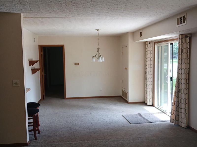 5885 Beechcroft Road, Unit 103, Columbus, OH 43229 Photo 5