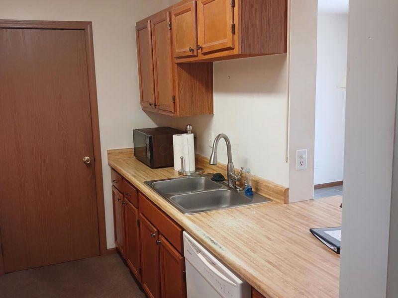 5885 Beechcroft Road, Unit 103, Columbus, OH 43229 Photo 8