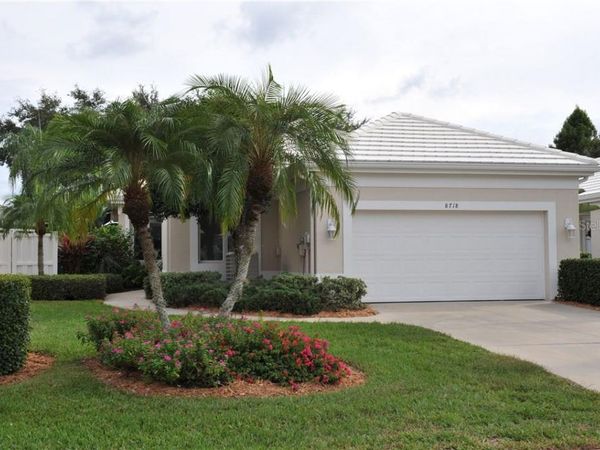8718 53RD TERRACE E, LAKEWOOD RANCH, FL 34211