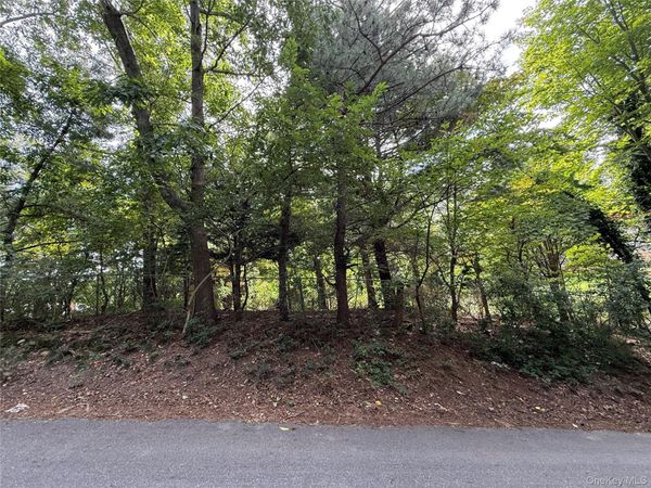 Overhill Road, Rocky Point, NY 11778