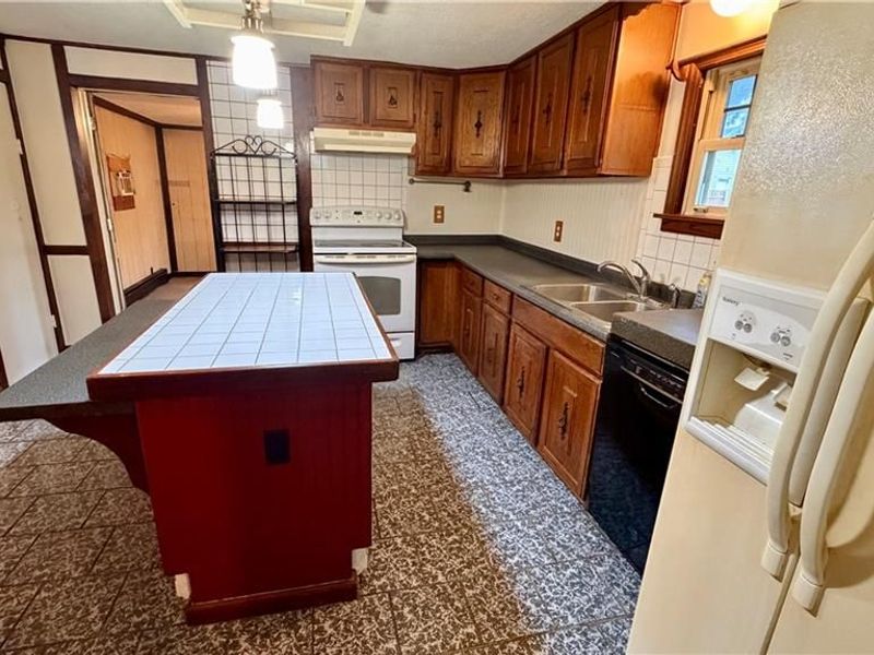 580 E Ward Street, Urbana, OH 43078 Photo 4