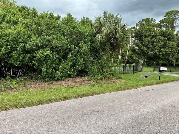 261 2nd ST NE, NAPLES, FL 34120