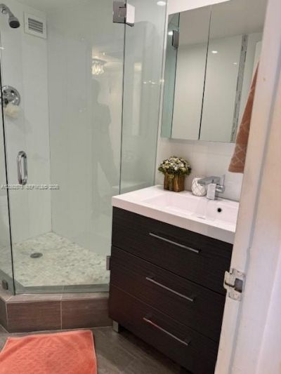 5401 Collins Ave, Unit 628, Miami Beach, FL 33140 Photo