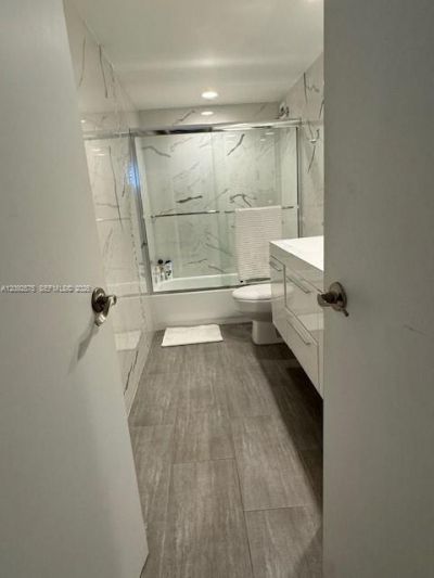 5401 Collins Ave, Unit 628, Miami Beach, FL 33140 Photo