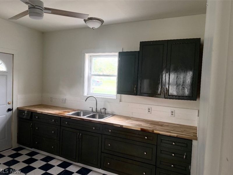 56 Spring Street, Struthers, OH 44471 Photo 8