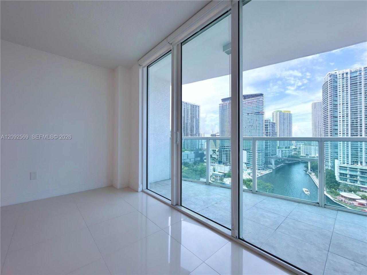 31 SE 5th St, Unit 2307, Miami, FL 33131 Photo