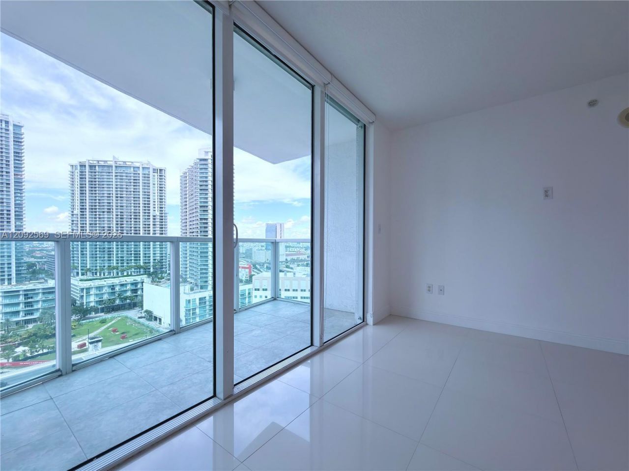31 SE 5th St, Unit 2307, Miami, FL 33131 Photo